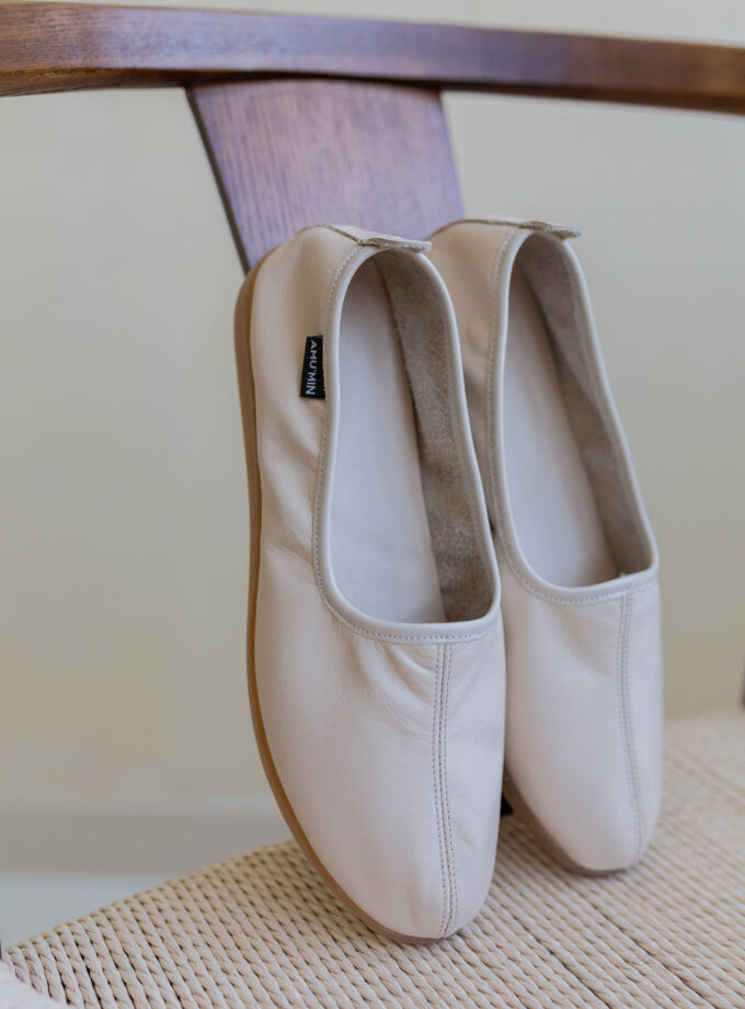 Leather outdoor shoes