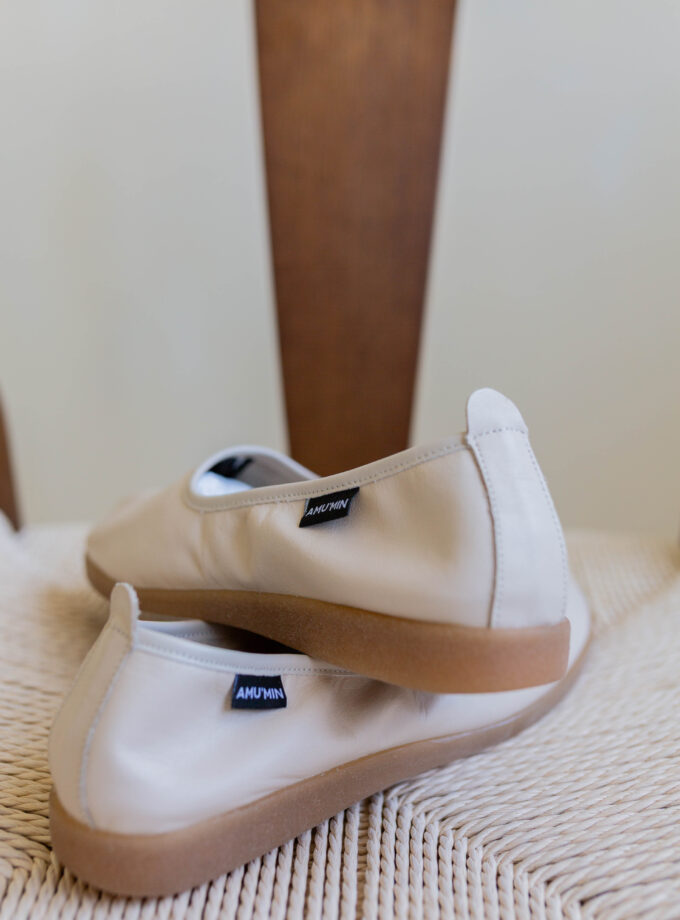 Leather outdoor shoes